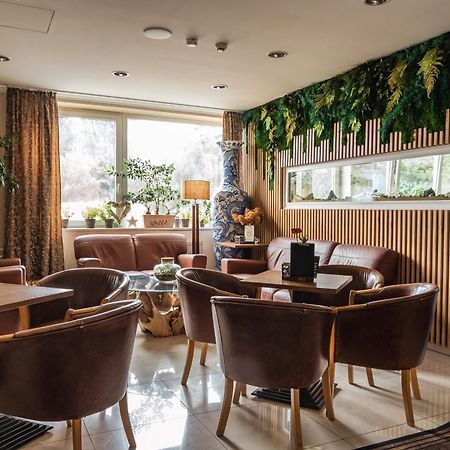Premium Business Hotel Bratislava Buitenkant foto