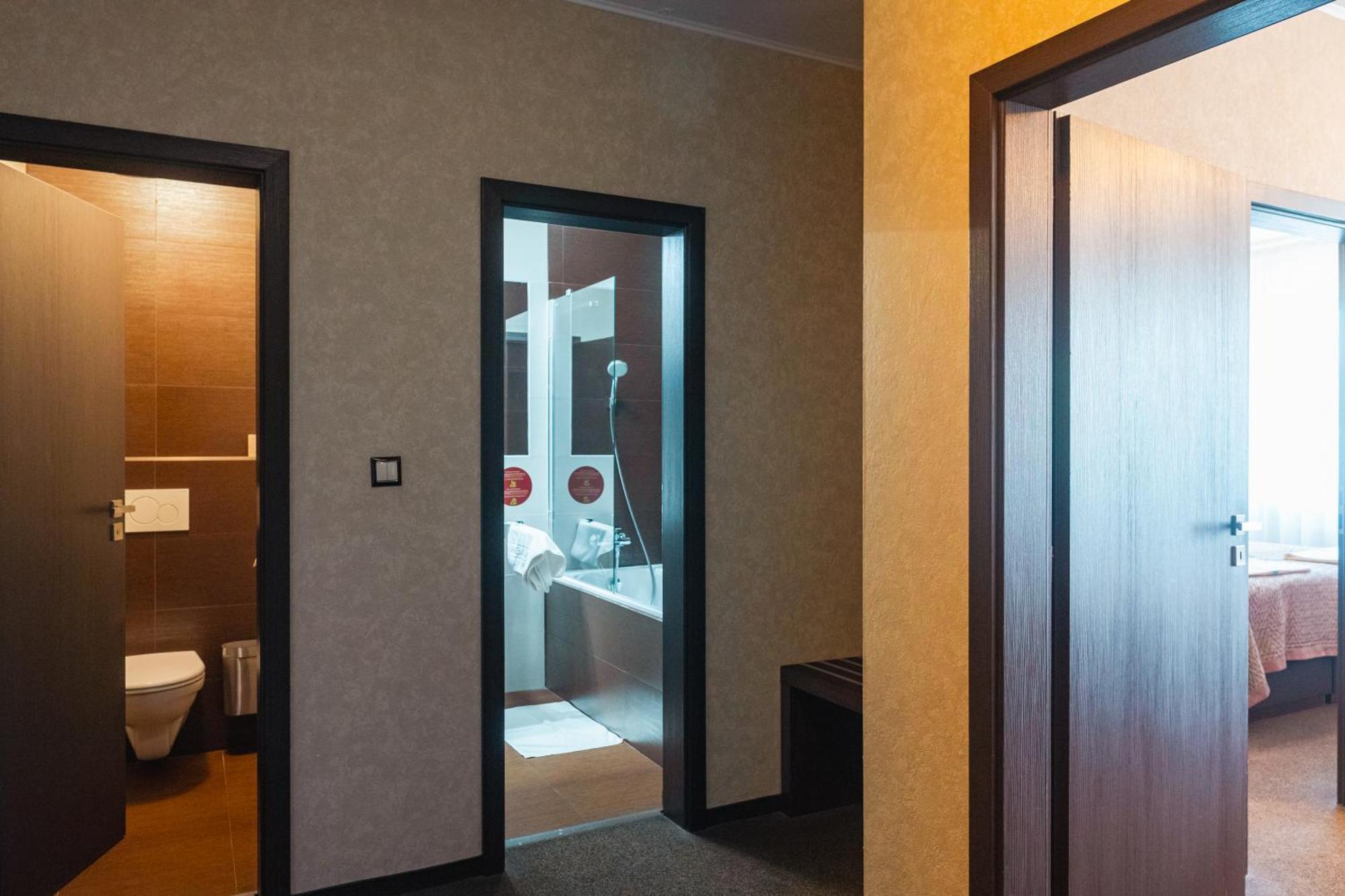 Premium Business Hotel Bratislava Buitenkant foto
