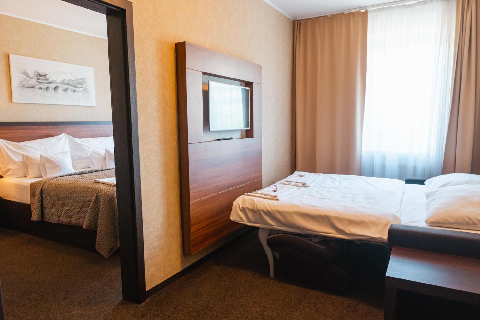 Premium Business Hotel Bratislava Buitenkant foto