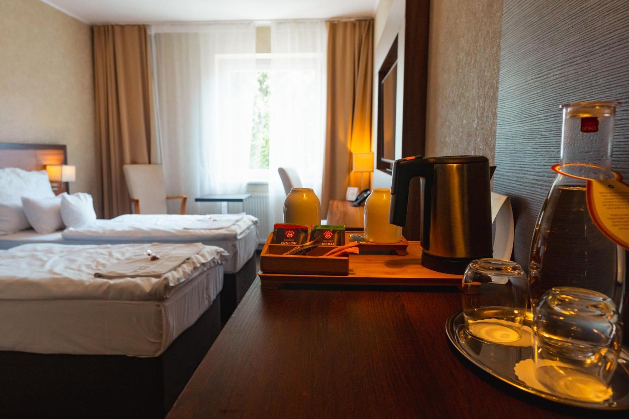 Premium Business Hotel Bratislava Buitenkant foto