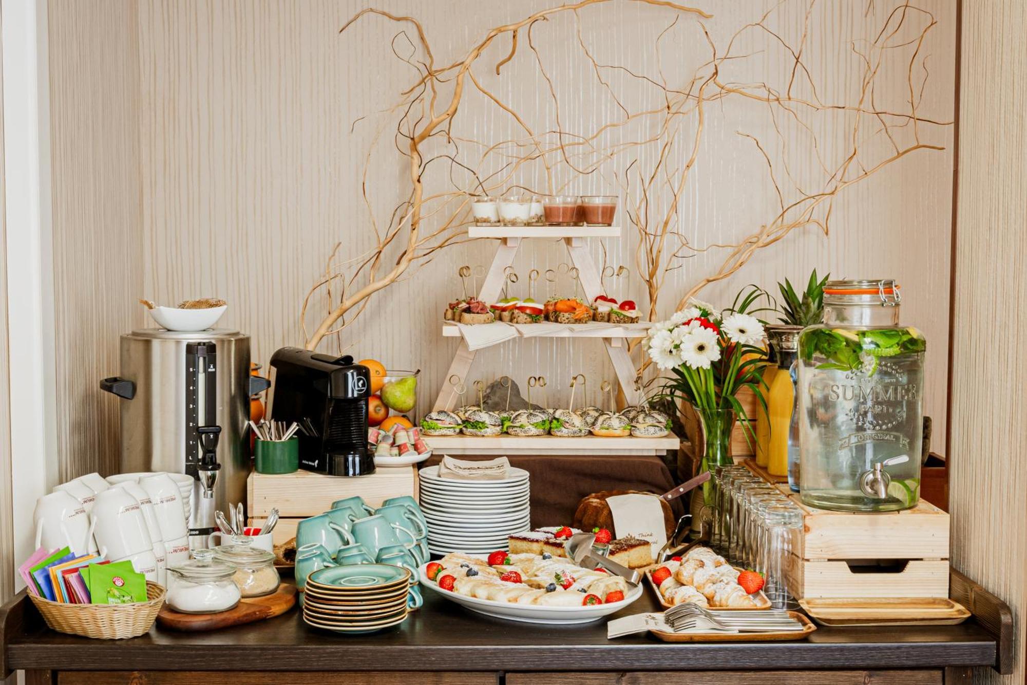 Premium Business Hotel Bratislava Buitenkant foto