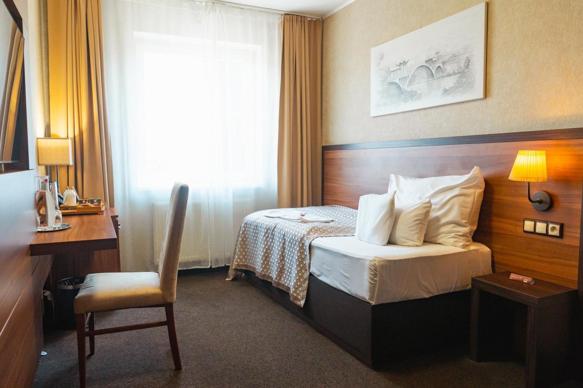 Premium Business Hotel Bratislava Buitenkant foto