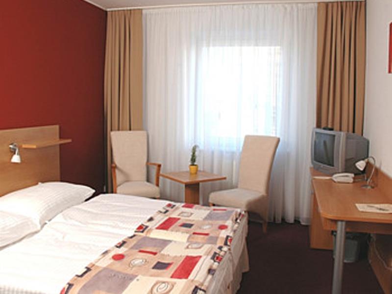Premium Business Hotel Bratislava Buitenkant foto