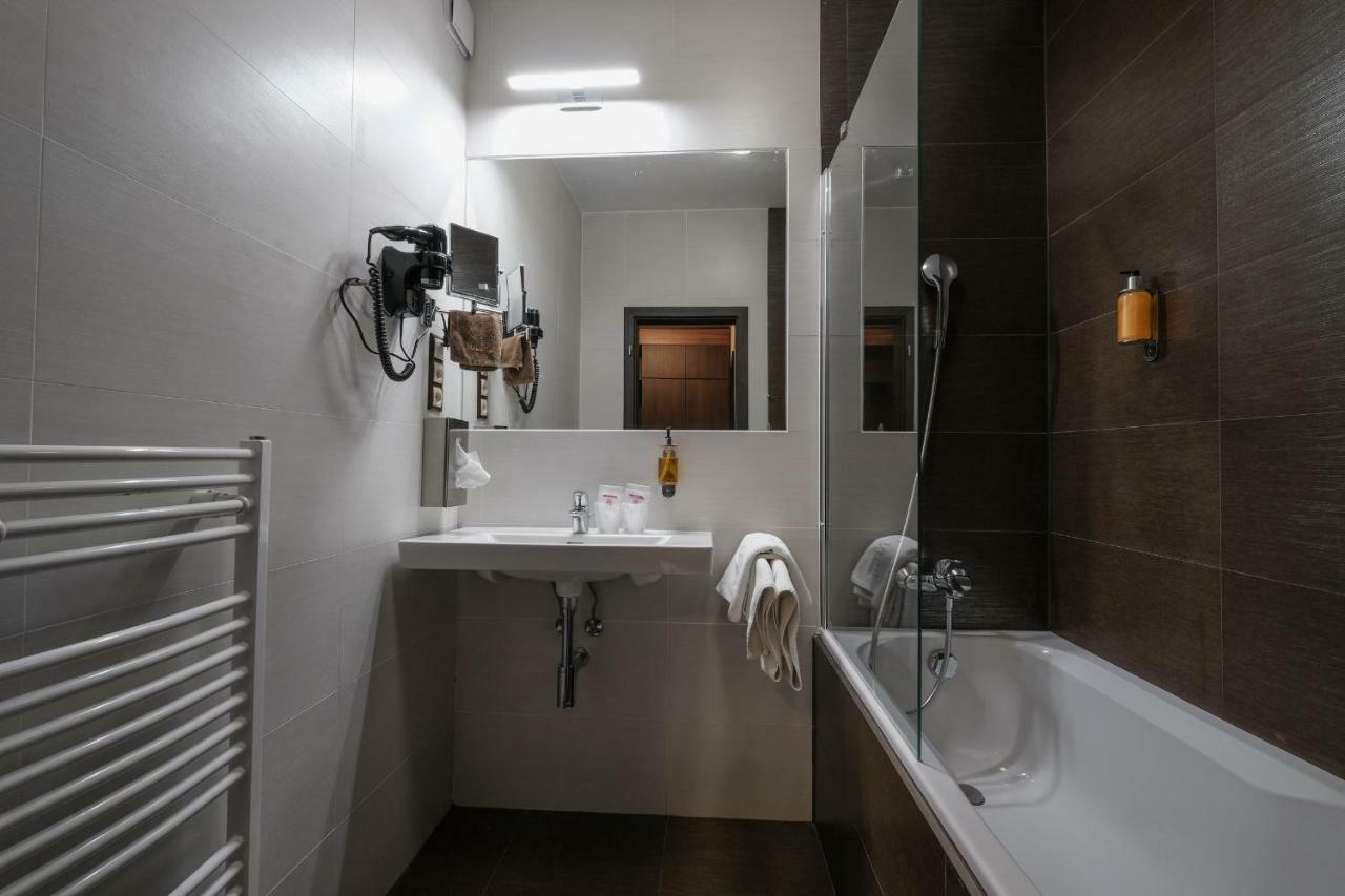 Premium Business Hotel Bratislava Buitenkant foto